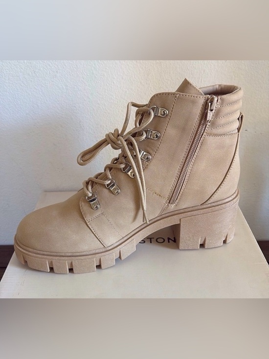 NIB [Sun + Stone] Ruthee Lug Faux Leather Round Toe Low Ankle Boots Women’s 10 - Picture 3 of 12